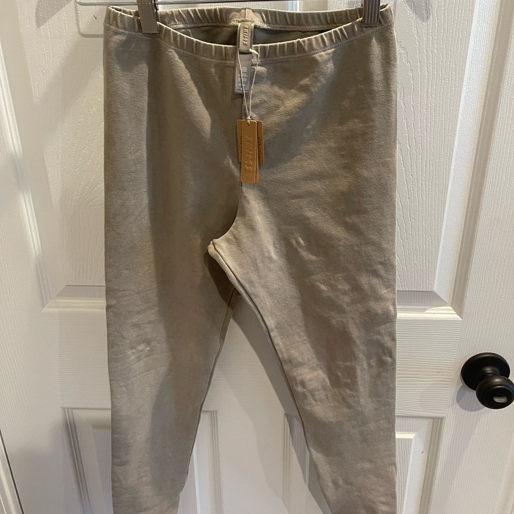 Skims leggings